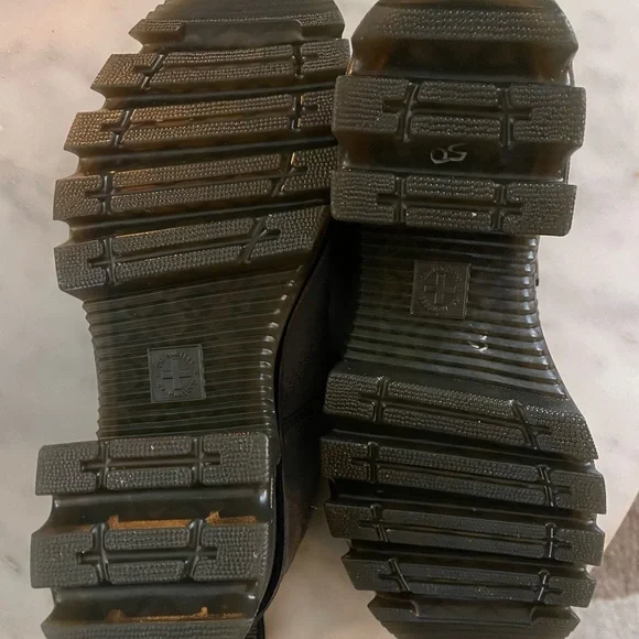 Doc Martins Waxy Suede platform Chunky Gray Loafers with Buckle size 9 - Picture 6 of 7